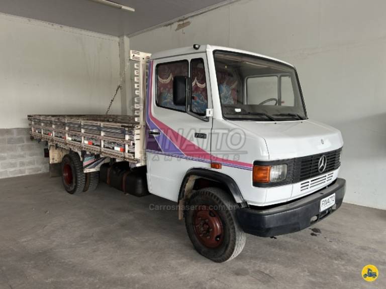 MERCEDES-BENZ - 709 - 1992/1993 - Branca - Sob Consulta