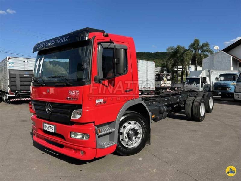 MERCEDES-BENZ - ATEGO 2428 - 2010/2011 - Vermelha - Sob Consulta