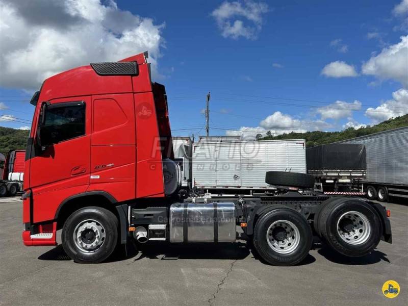 VOLVO - FH - 2021/2021 - Vermelha - Sob Consulta