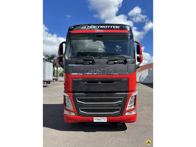 VOLVO - FH - 2021/2021 - Vermelha - Sob Consulta