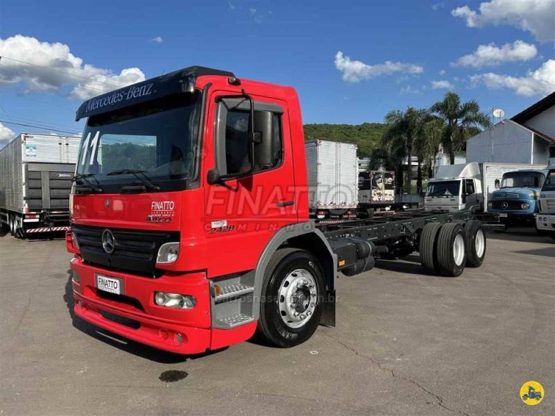 MERCEDES-BENZ - ATEGO 2428 - 2010/2011 - Vermelha - Sob Consulta