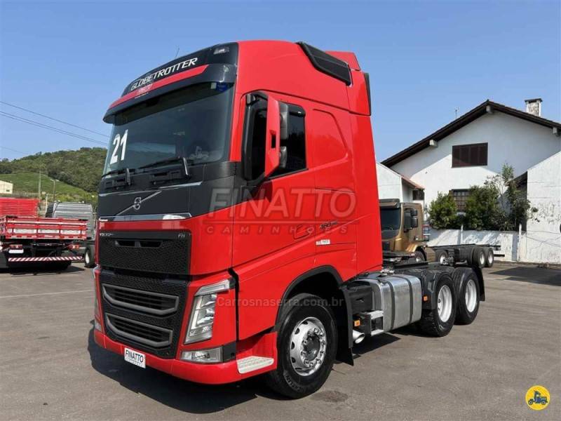 VOLVO - FH - 2021/2021 - Vermelha - Sob Consulta